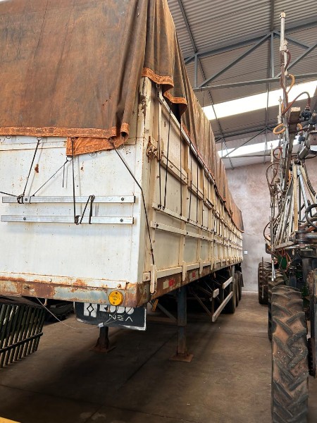 Foto de CARRETA SEMI-REBOQUE RODOLINEA SRCAG 3E; ANO 2012/2012; CINZA