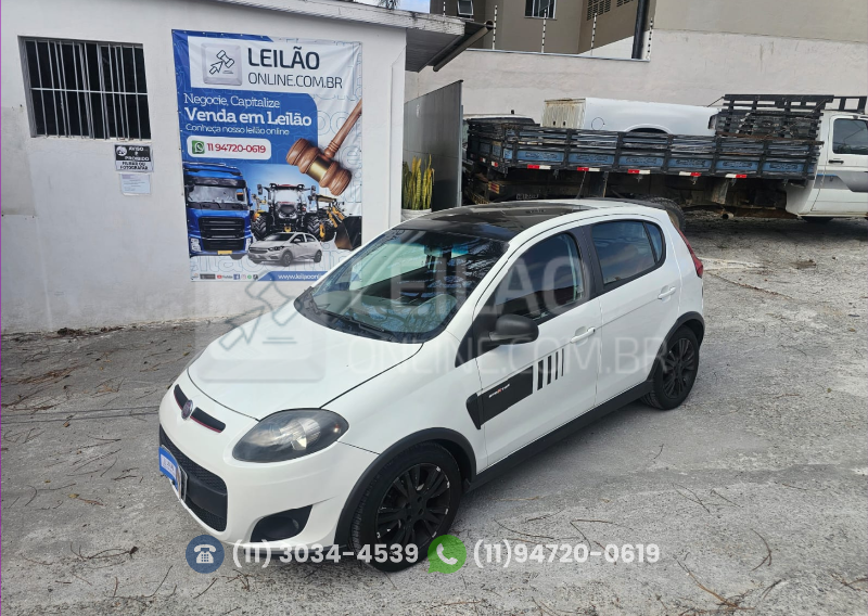 Foto de FIAT/PALIO SPORTING 1.6; 2013/2013; BRANCA; ALCO./GASOL. - FUNCIONANDO - IPVA 2026 OK