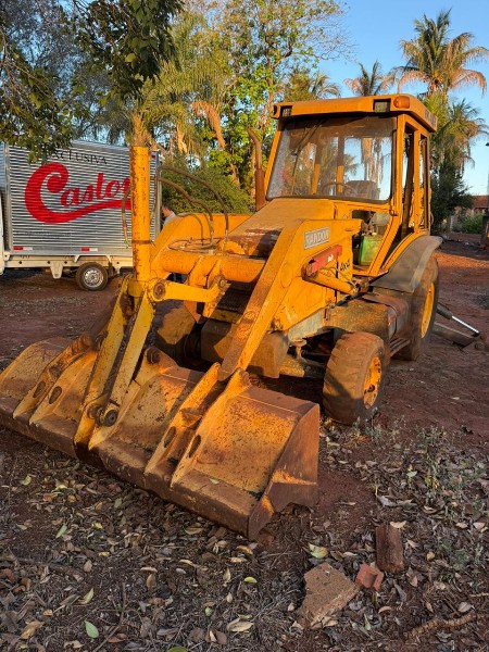 Foto de RETROESCAVADEIRA RANDON 4X4; MODELO 406B; ANO 2008