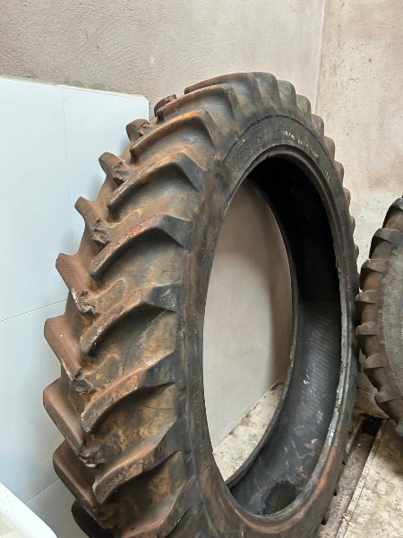 02 Pneus Marca Michelin