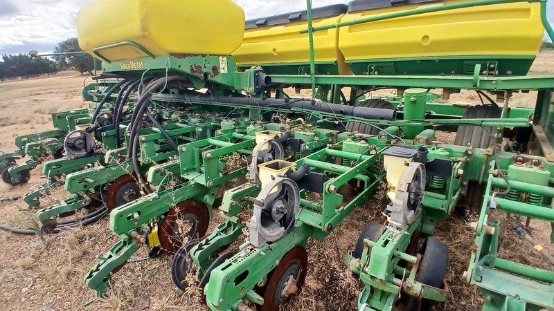 PLANTADEIRA JOHN DEERE 2130, SÉRIE: 1CQ2130APE0001069 (REF: RITM0968642) - (VEJA CHECK LIST) - LOC. SÃO DESIDÉRIO/BA