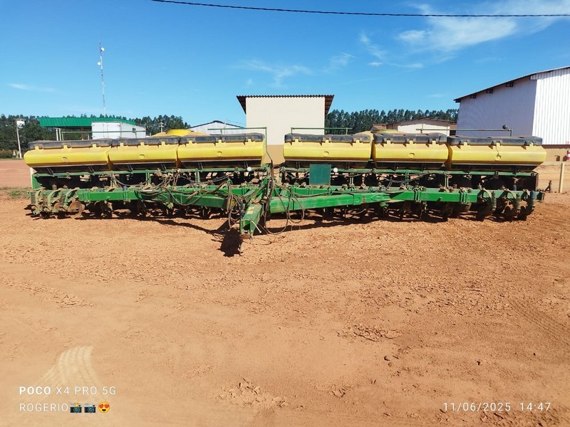 PLANTADEIRA JOHN DEERE 2126, ANO: 2008, SÉRIE: CQ2126A080099 (REF: RITM0568277) - (VEJA CHECK LIST) - LOC. FORMOSA DO RIO PRETO/BA