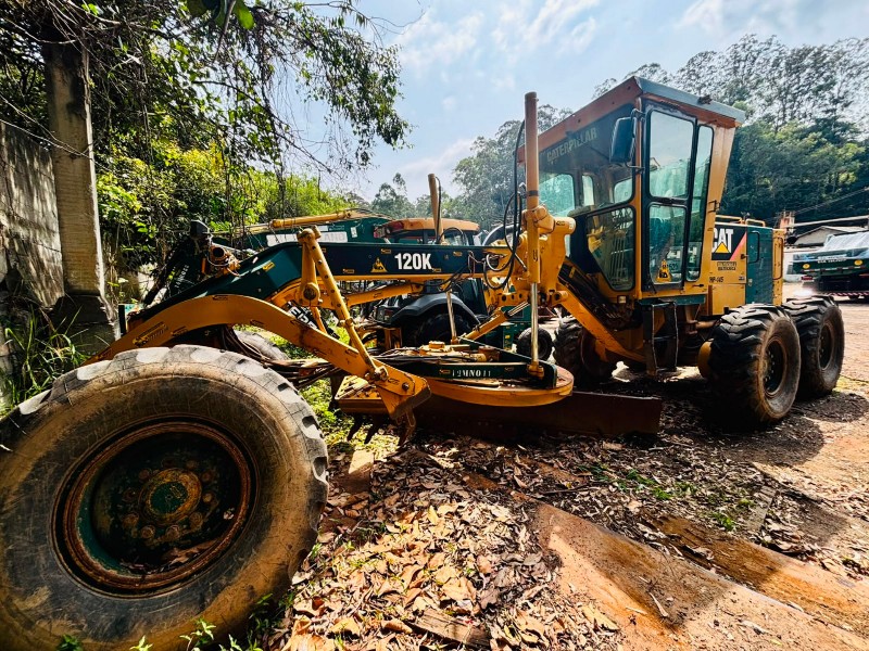 MOTONIVELADORA CATERPILLAR 120K, ANO: 2012, SÉRIE: CAT0120KTJAP01804 (REF: 12MN0011) - LOC. CAIEIRAS/SP