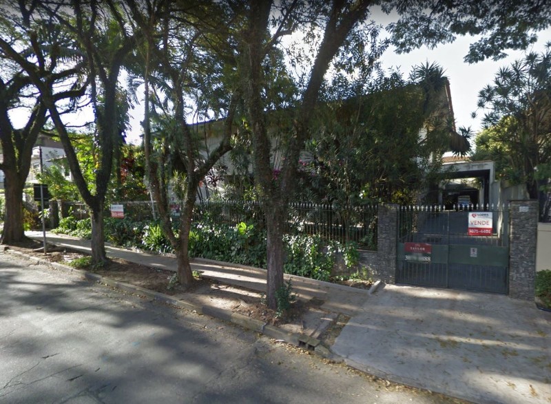  IMÓVEL DE MATRÍCULA Nº 21.379 DO 4º CARTÓRIO DEREGISTRO DE IMÓVEIS DE SÃO PAULO, CONTRIBUINTE: 016033-0008/2. DESCRIÇÃO: Uma casa residencial e seu respectivoterreno, situado à Rua Rússia nº 82, antigos nºs. 1062 e 1064, no28º subdistrito Jardim Paulista, medindo o terreno, que é constituídodo